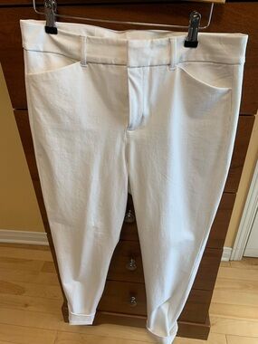 NWOT Old Navy Pixie High-Rise crop White Pants